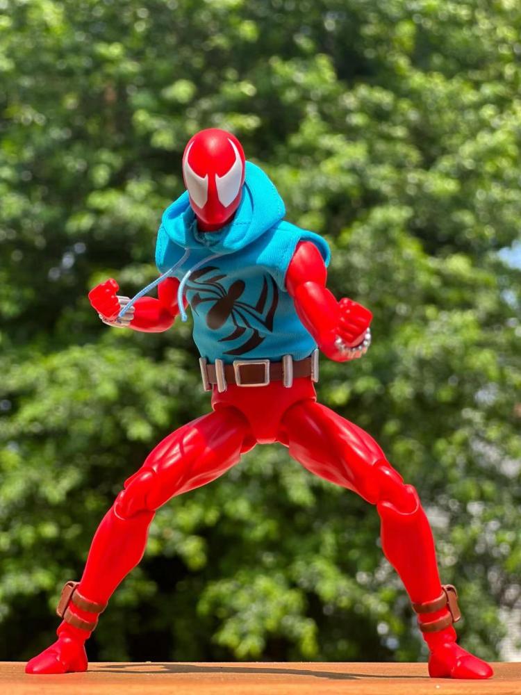 ML/Mafex Scarlet spiderr hoodie( Normal version or damaged version）1：12