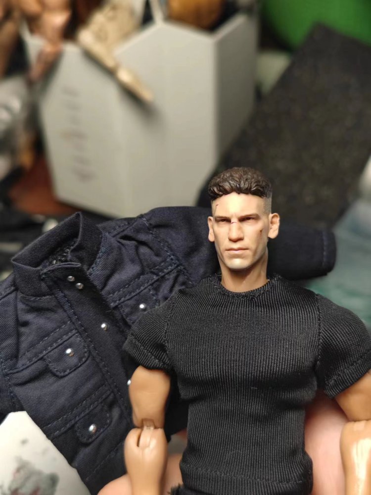 Netflix Punisherr Suit/ Headsculpt 1:12