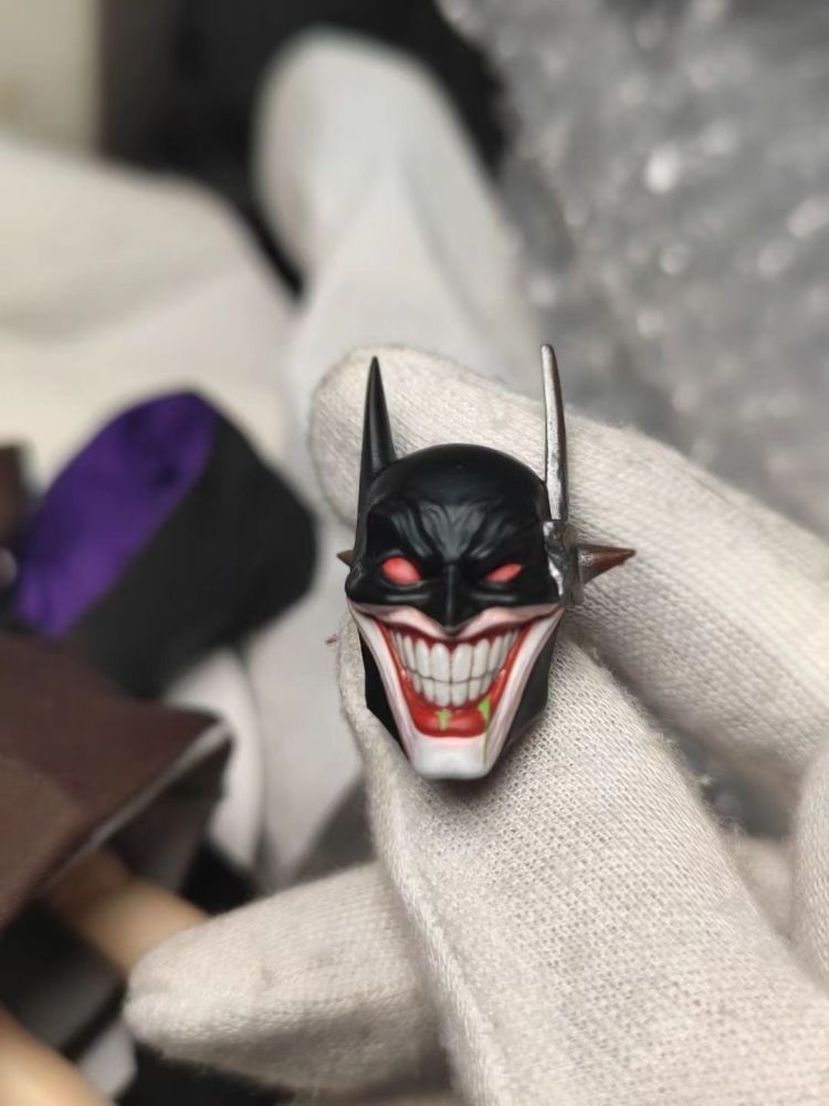 McFarlane  Laughing Batman headsculpt