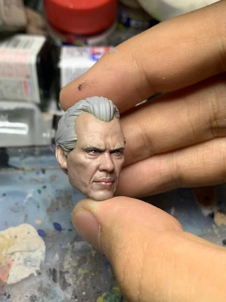 Macfarlane MEZCO Batman Keaton (Elder version) headsculpt 1/12