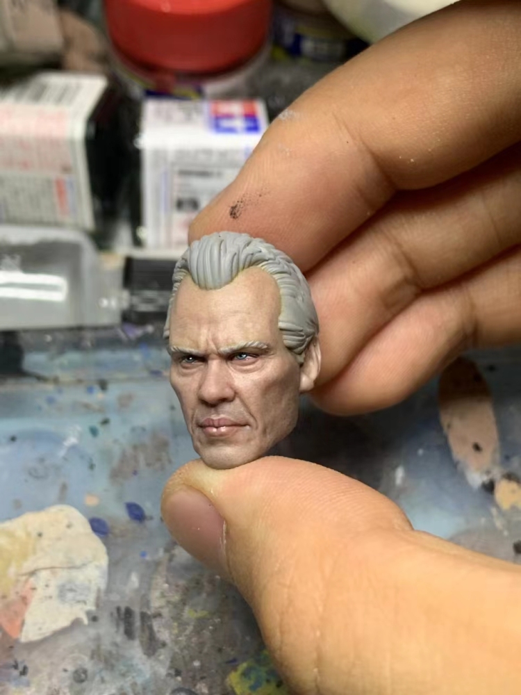 Macfarlane MEZCO Batman Keaton (Elder version) headsculpt 1/12