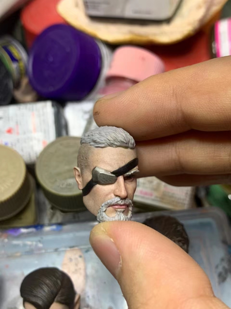 Deathstroke (real person) headsculpt 1/12