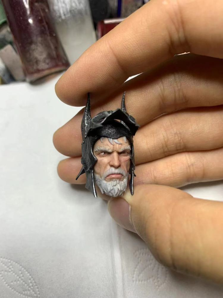 Macfarlane Medieval Batmanm headsculpt 1/12