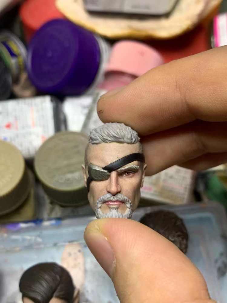 Deathstroke (real person) headsculpt 1/12