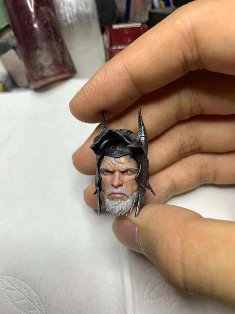 Macfarlane Medieval Batmanm headsculpt 1/12