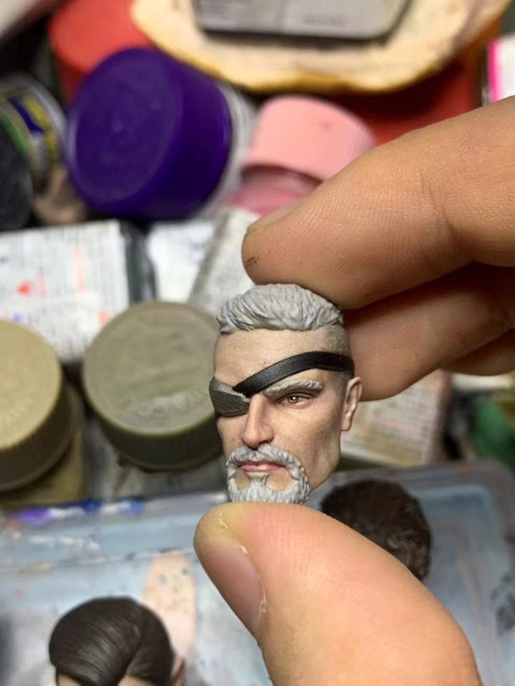 Deathstroke (real person) headsculpt 1/12