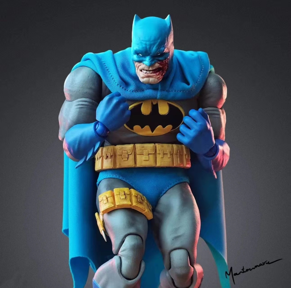 MAFEX Batmann Cape + Shorts 1/12