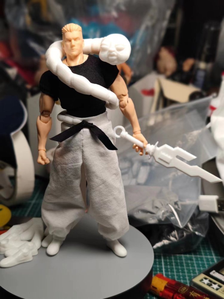 ToNI headsculpt /shoes/Toy weapon/Toy worm 1:12