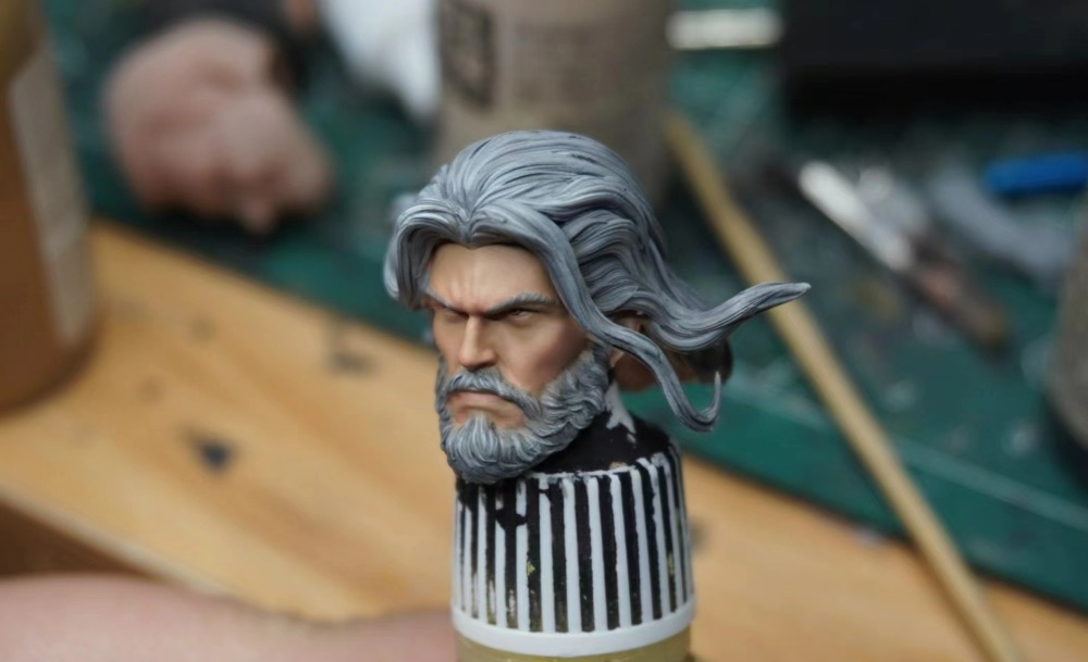 Old Hawkeye anime version headsculpt 1:12