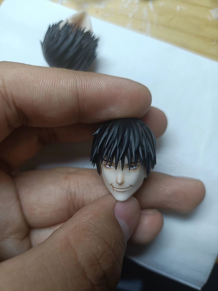 ToNI headsculpt /shoes/Toy weapon/Toy worm 1:12