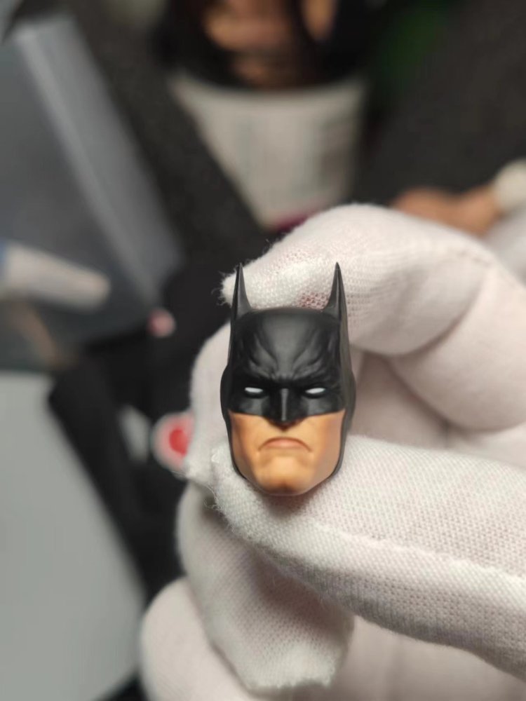 mezco hush batmann headsculpt 1:12