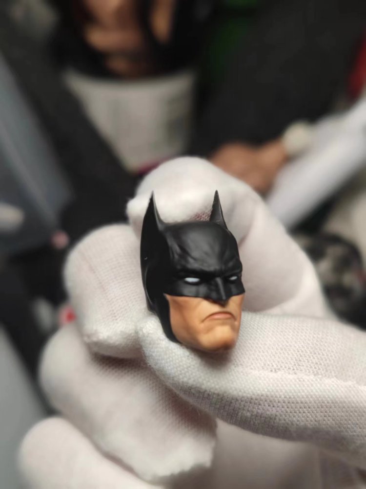 mezco hush batmann headsculpt 1:12