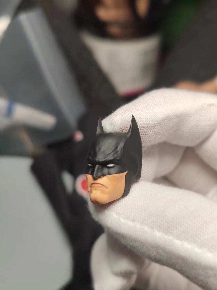 mezco hush batmann headsculpt 1:12