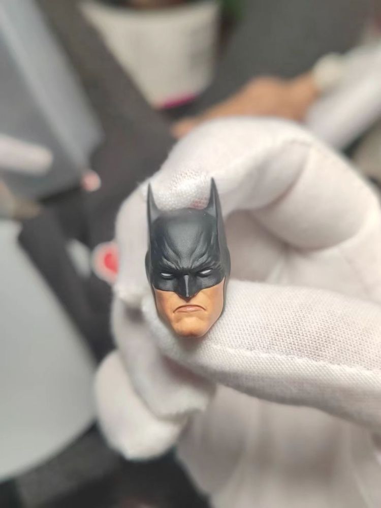 mezco hush batmann headsculpt 1:12