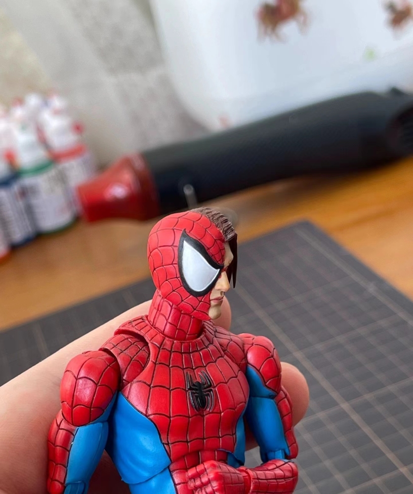 Spiderman's Real Head (Combat damaged version Peter Parkel) headsculpt 1:12