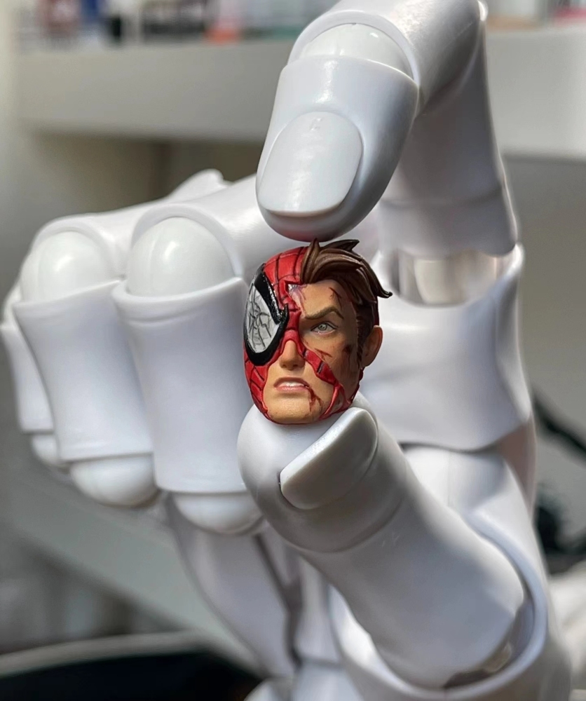 Spiderman's Real Head (War blood) headsculpt 1:12