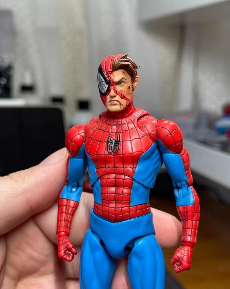 Spiderman's Real Head (War blood) headsculpt 1:12