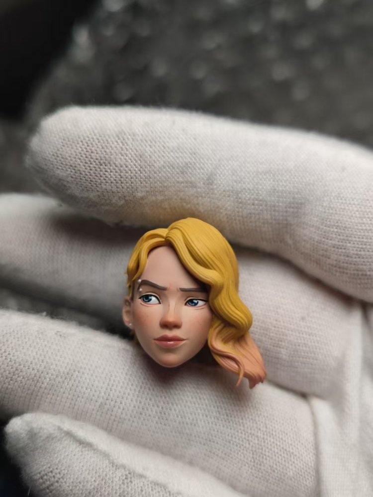 ML/SHF Gwen  headsculpt 1:12