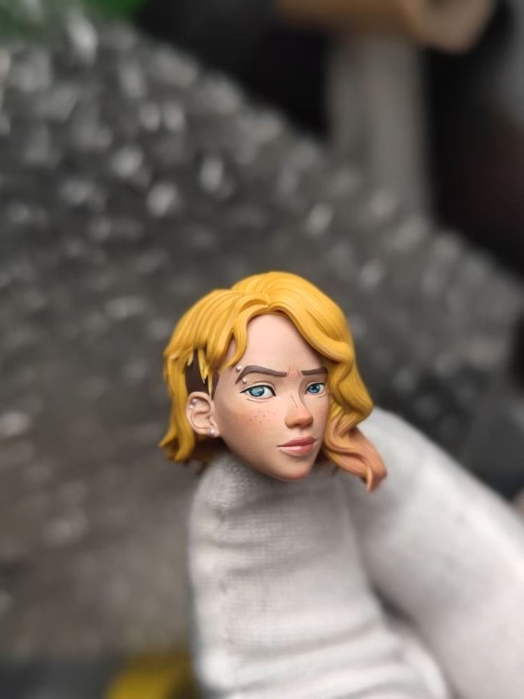 ML/SHF Gwen  headsculpt 1:12