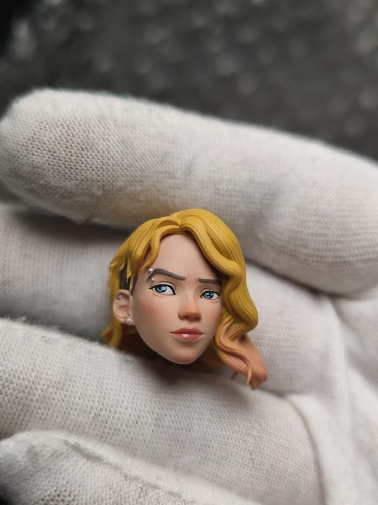 ML/SHF Gwen  headsculpt 1:12