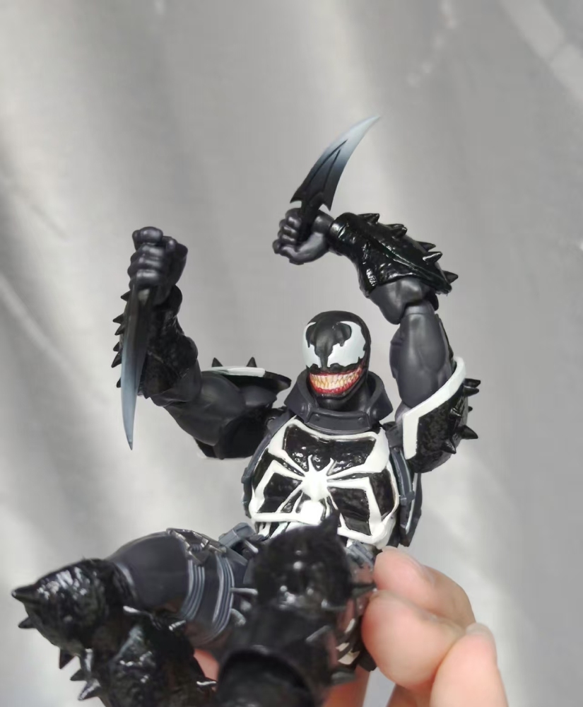 KAIYODO Amazing Yamaguchi Agent Venom toy bayonet 1:12
