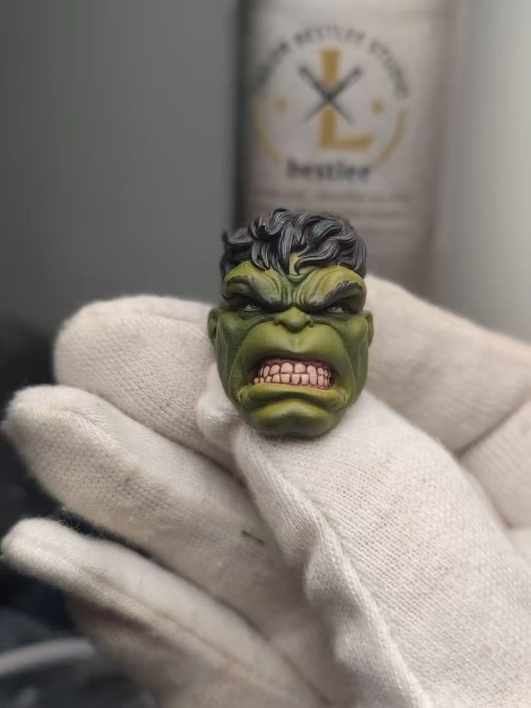 Hulk's grinning expression headsculpt 1:12