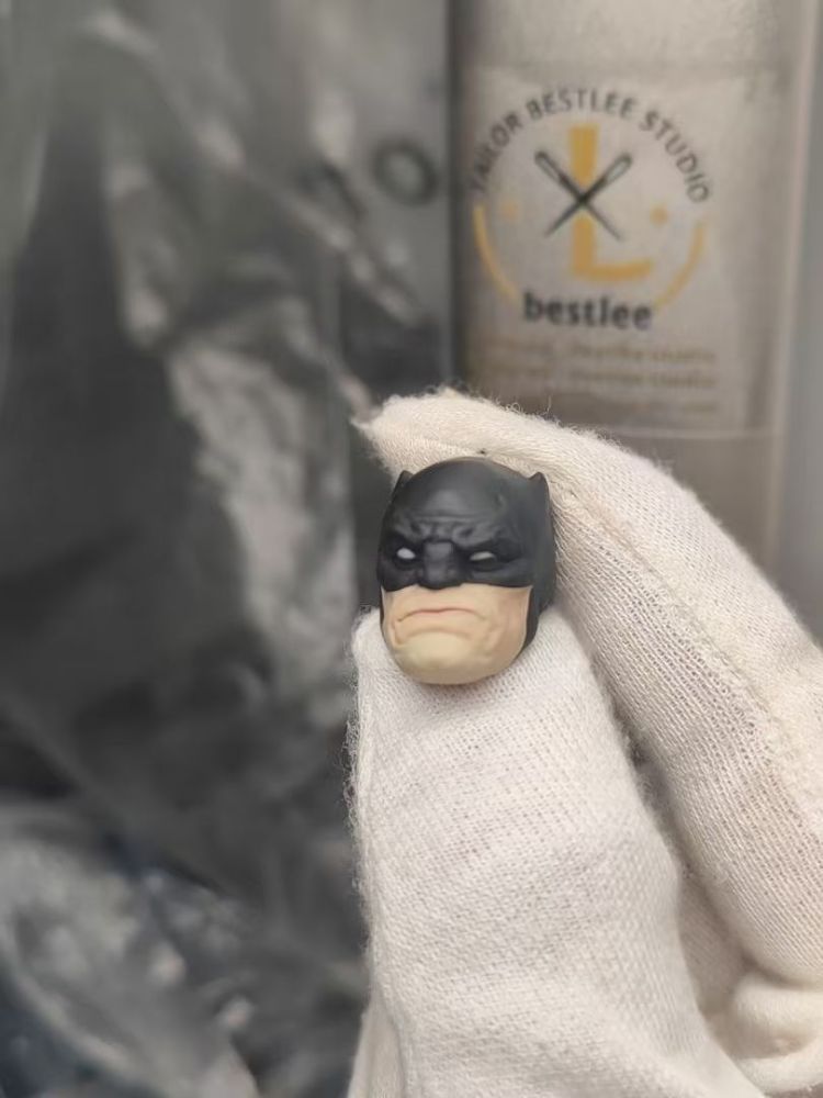 The Dark Knight Returns Batman (Anime version) headsculpt 1:12