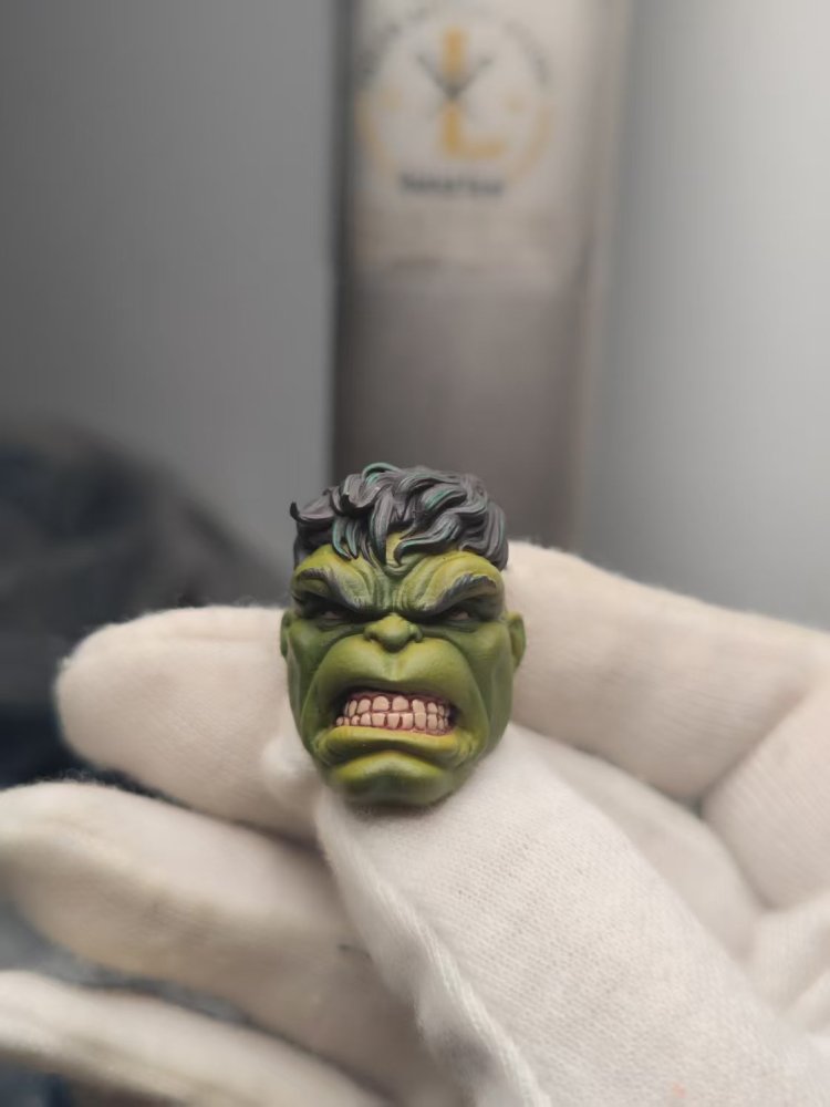 Hulk's grinning expression headsculpt 1:12