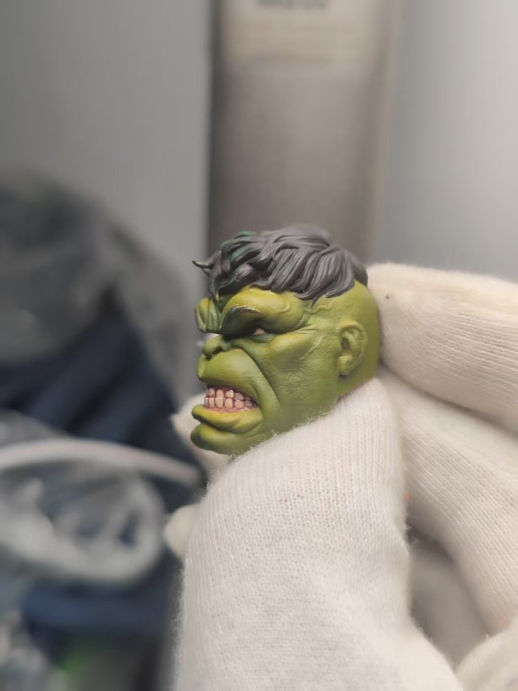 Hulk's grinning expression headsculpt 1:12