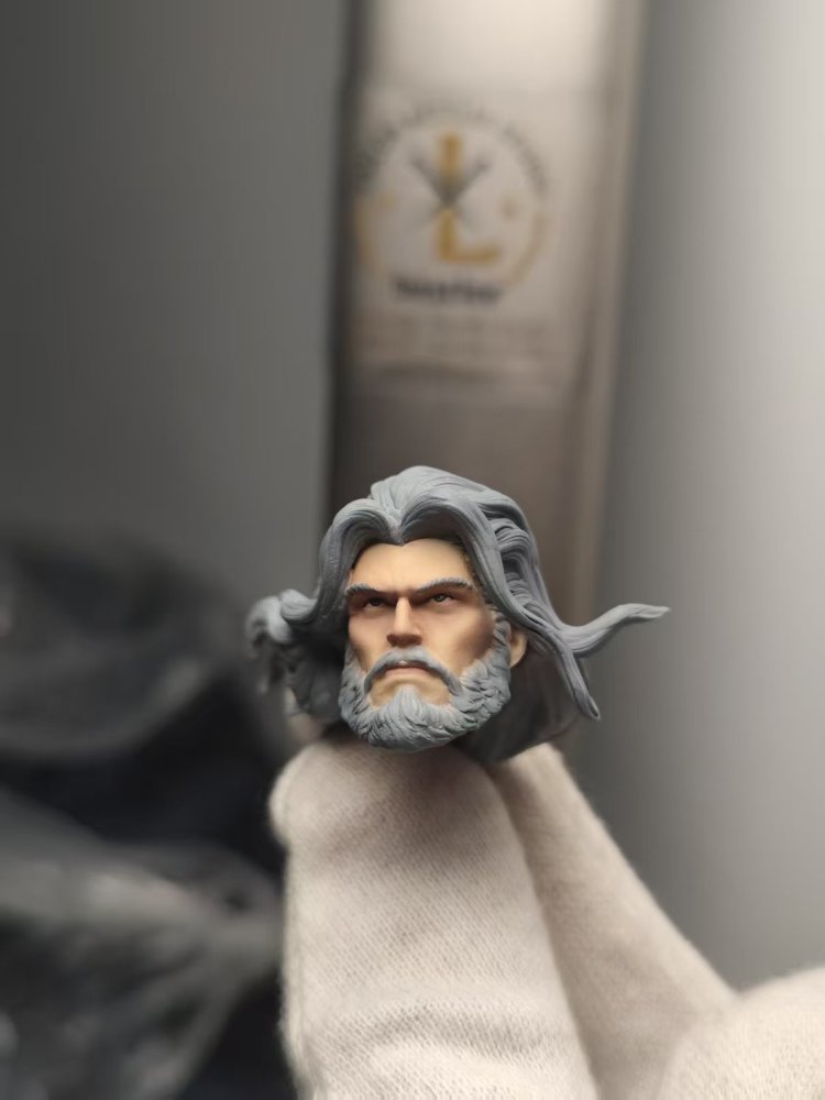 Old Hawkeye anime version headsculpt 1:12