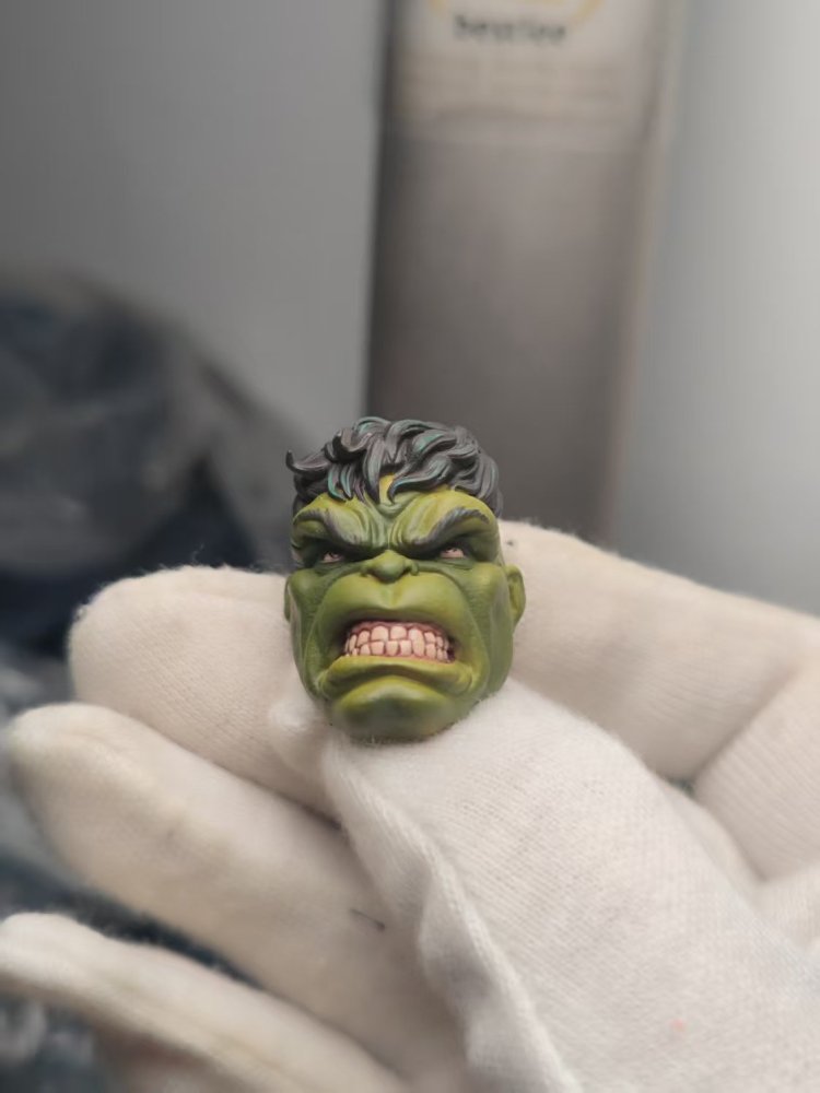 Hulk's grinning expression headsculpt 1:12