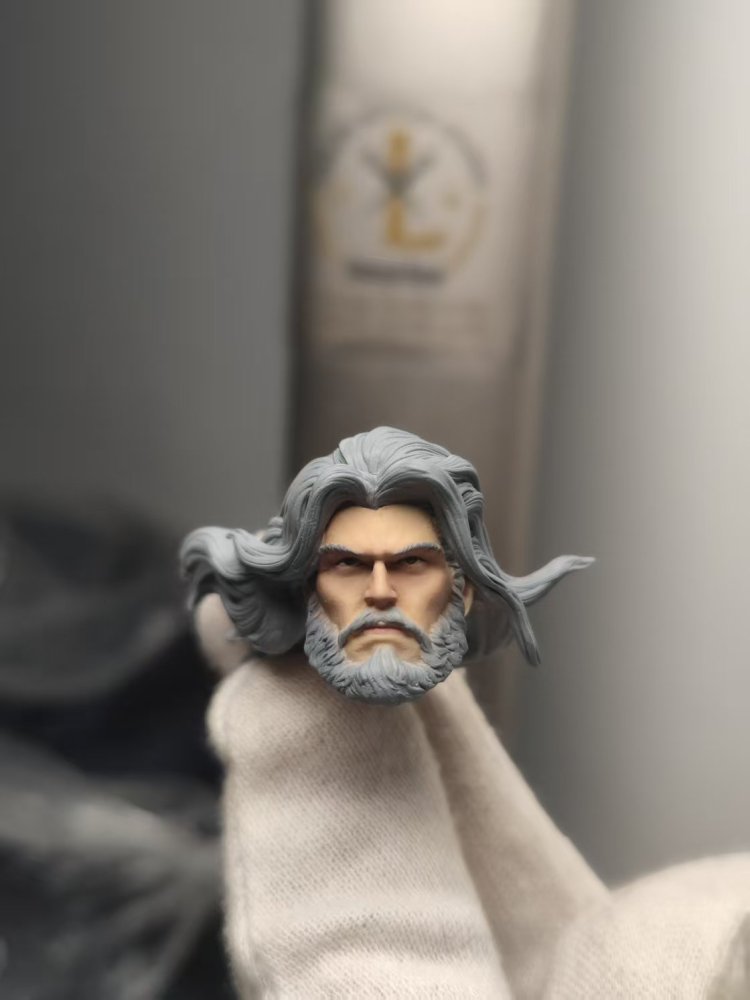 Old Hawkeye anime version headsculpt 1:12