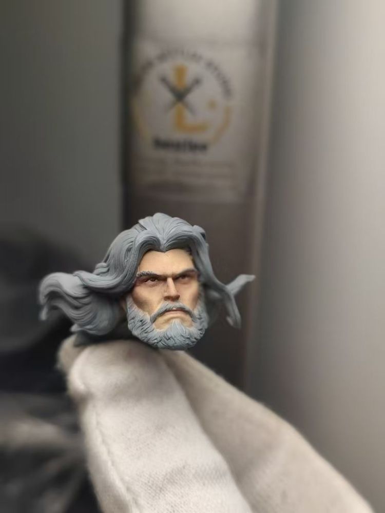 Old Hawkeye anime version headsculpt 1:12