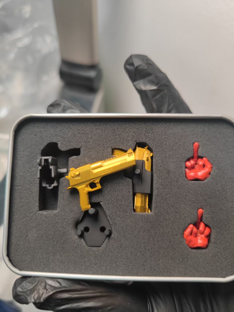 KAIYODO Deadpool 2.0 Toy gun/knife sheath 1：12