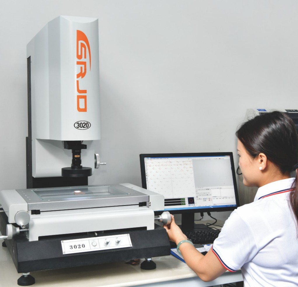 Coordinate measuring machine in the test lab
